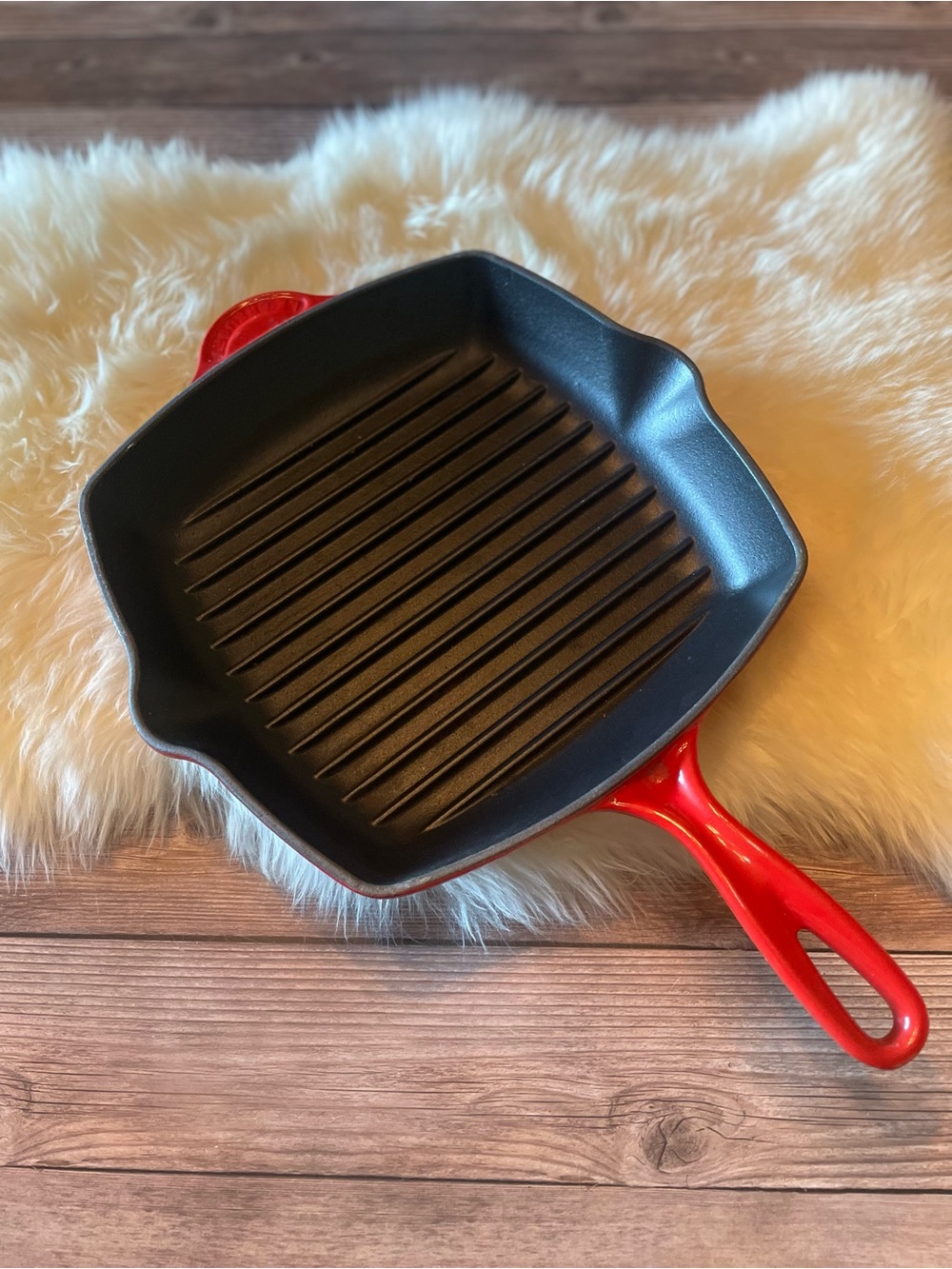 Le Creuset Signature Enameled Cast Iron Square Grill Pan ~ Cerise Red